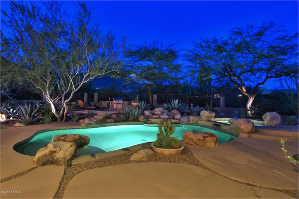 Luxury Homes in Scottsdale Arizona - BE SURROUNDED BY ELEGANCE AND BEAUTY photo-24