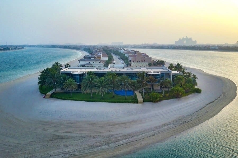 This exclusive $54.5 Million villa in Dubai is for sale and comes with its own nightclub! 1
