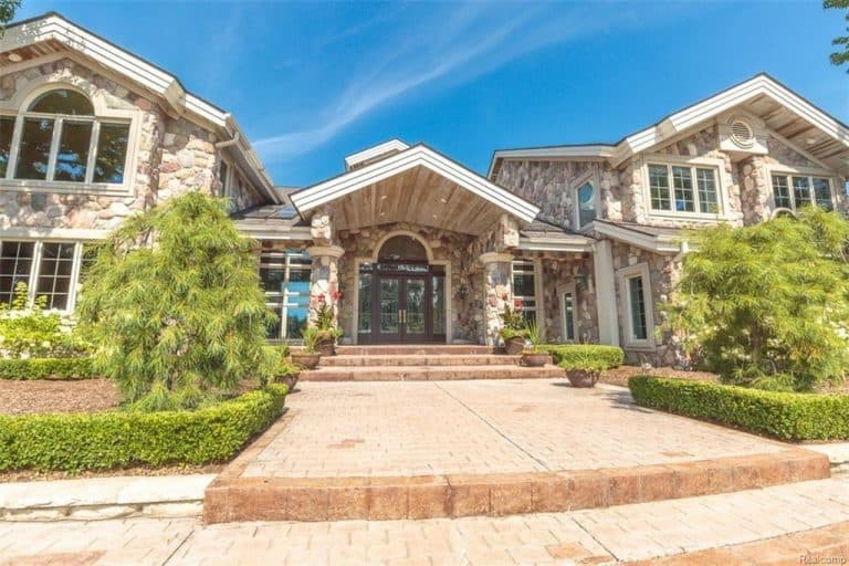 Eminem selling his huge private mansion in Rochester Hills, Michigan for the small sum of $2 million