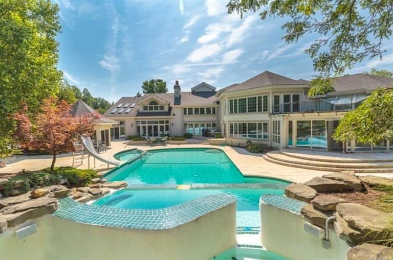 Eminem Selling His Huge Private Mansion In Rochester Hills Michigan For The Small Sum Of 2 8256