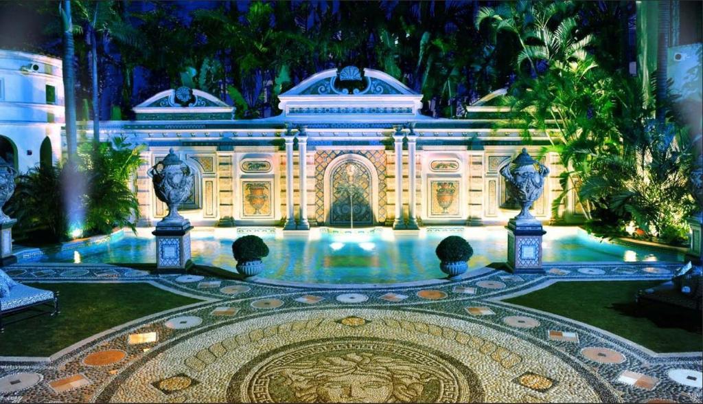 The Versace Mansion Miami (Casa Casuarina Miami)